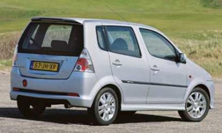 Daihatsu YRV