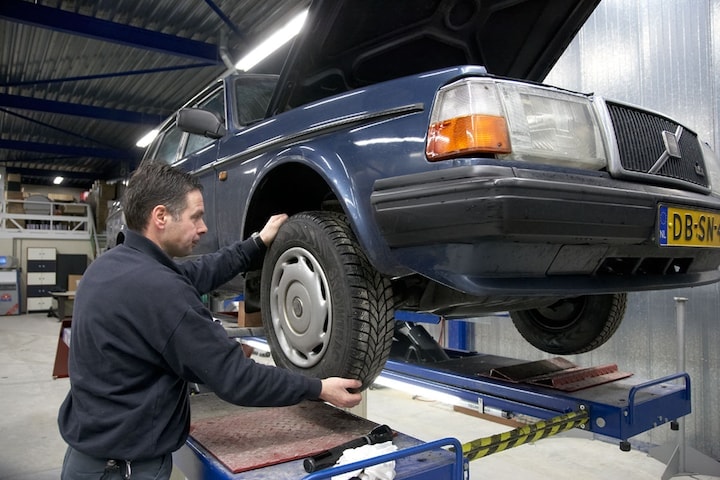 Klokje rond Volvo 240 DL 2.3 (1991)