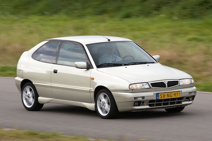 Klokje rond Lancia Delta HPE 1.6