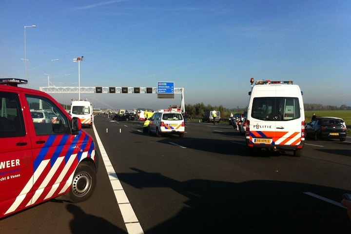 Ongeluk benzinedieven A2 (foto ANP)