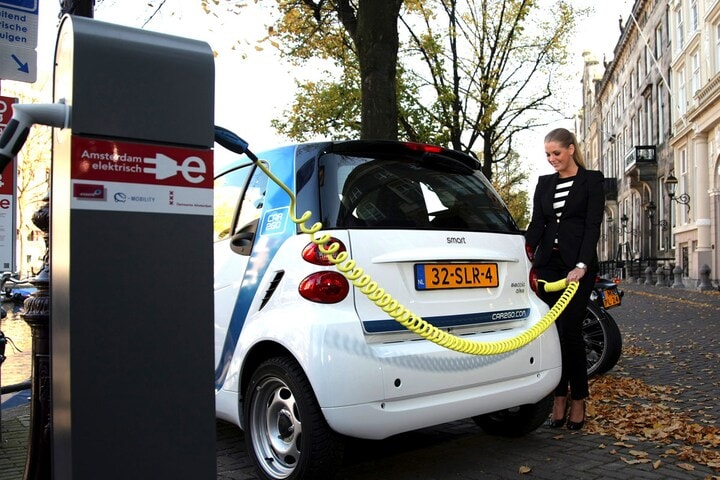 Smart EV van Car2go in Amsterdam