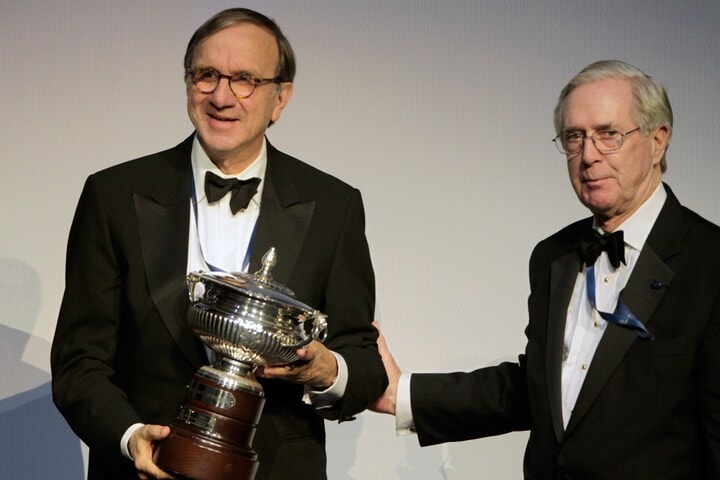 Evert Louwman ontvangt Heritage Award FIA