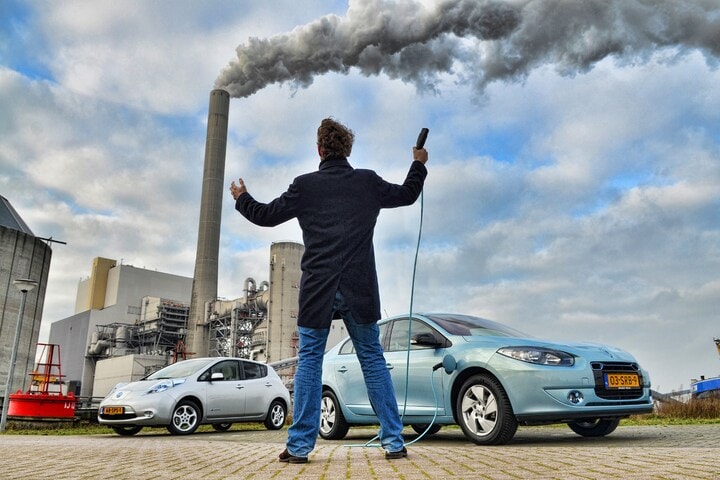 Renault Fluence Z.E.-Nissan Leaf