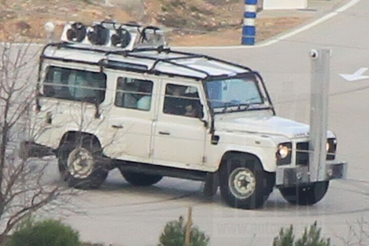 Land Rover Defender mule