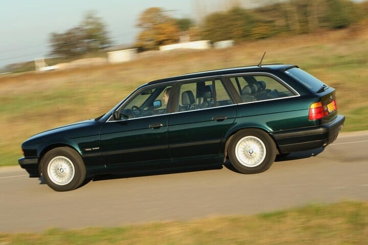 Klokje rond BMW 525tds Touring Executive