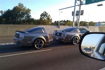 Ford Mustang met aanhanger