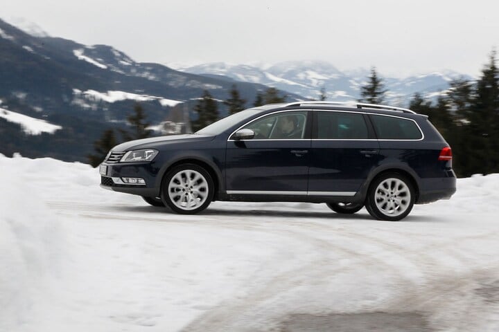 Volkswagen Passat Alltrack intro