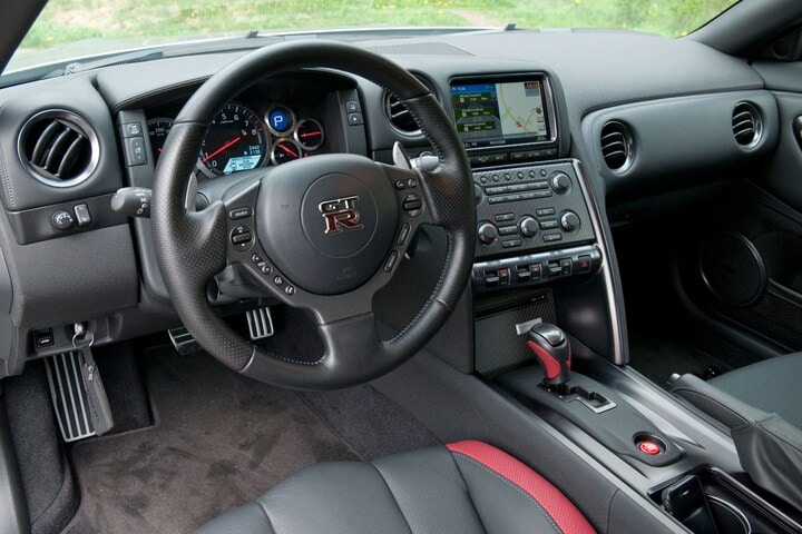 Nissan GT-R