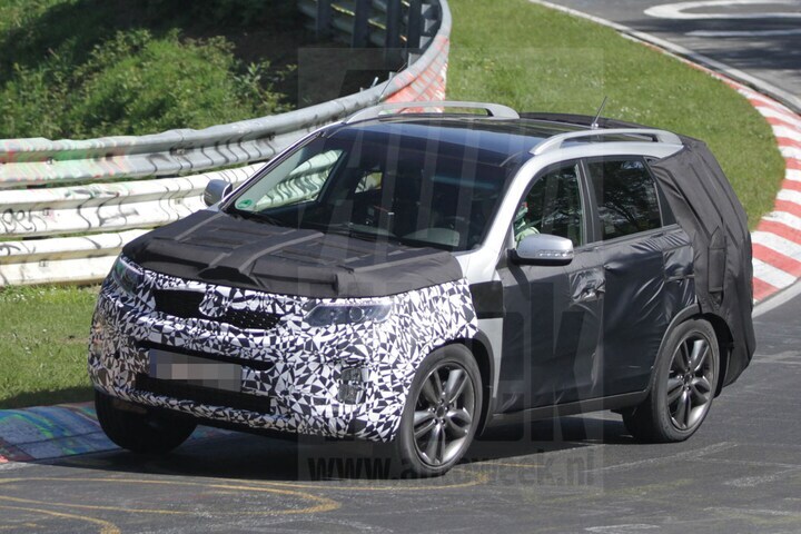 Kia Sorento spyshots
