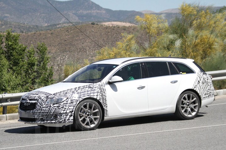 Opel Insignia Sports Tourer spyshots