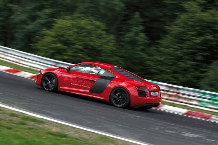 Audi R8 e-Tron zet record neer op Nordschleife