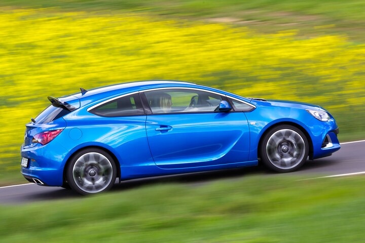 Opel Astra GTC OPC