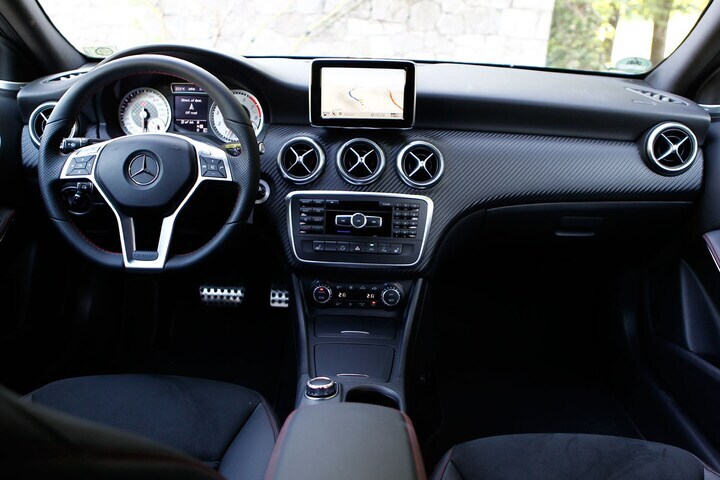 Mercedes-Benz A-klasse tegen BMW 1-Serie