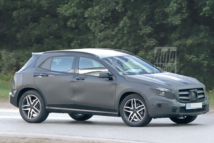 Mercedes-Benz GLA Spyshots