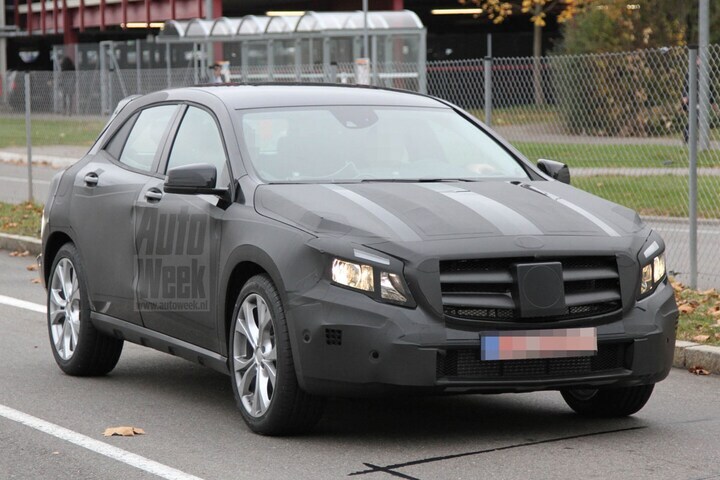 Mercedes-Benz GLA Spyshots