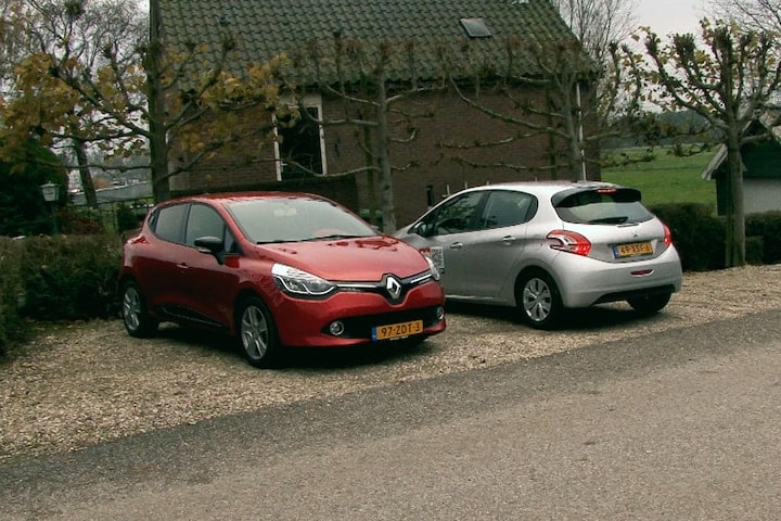 Renault Clio vs Peugeot 208
