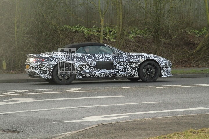 Aston Martin Vanquish Volante