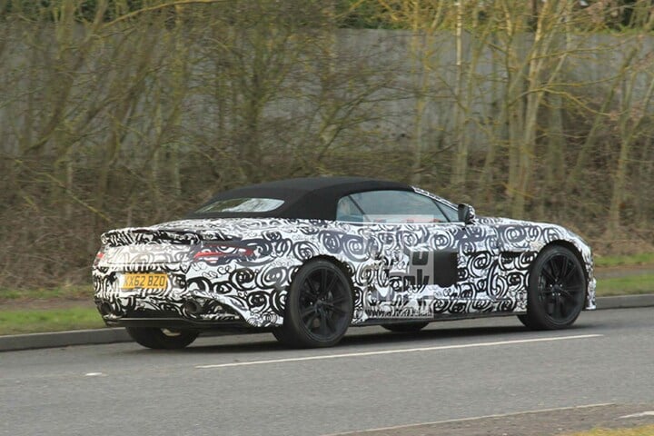 Aston Martin Vanquish Volante