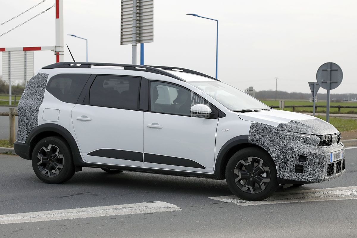 Spyshots Dacia Jogger