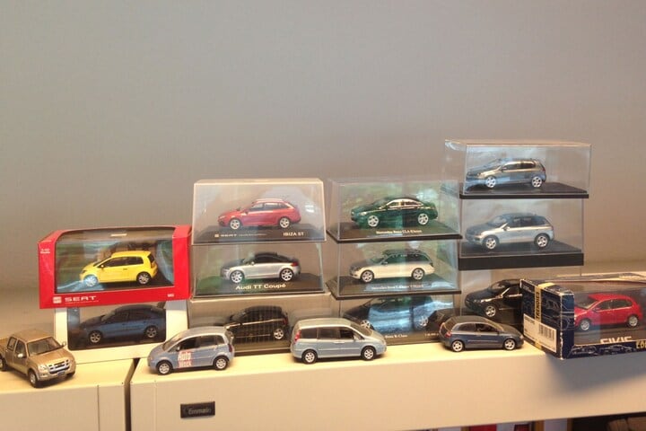 Modelautootjes op de kast