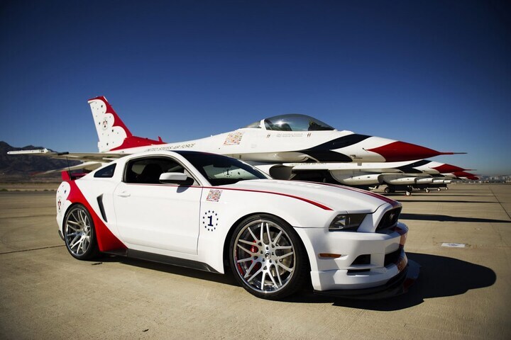 Ford Mustang 2014 US Thunderbirds Edition