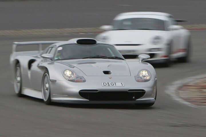 Porsche 911 GT1