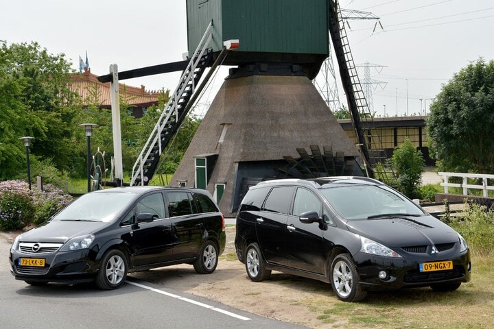 Mitsubishi Grandis - Opel Zafira
