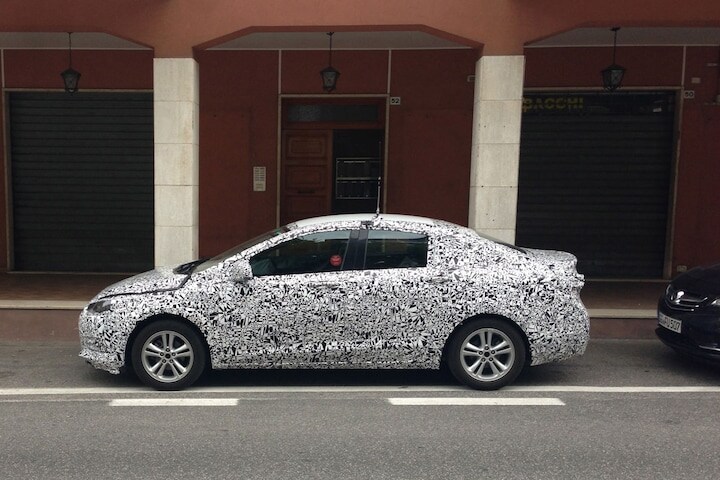 Chevrolet Cruze spyshots
