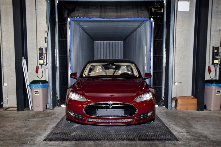 Tesla assemblage Tilburg (foto ANP)