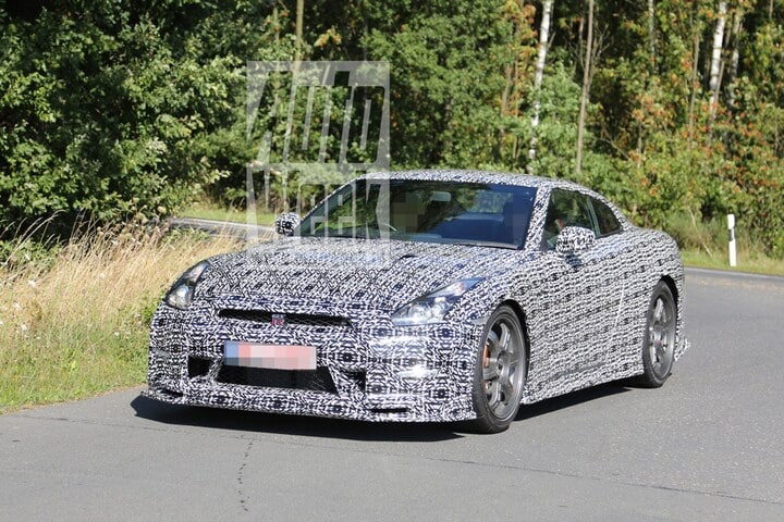 Nissan GT-R Nismo spyshots