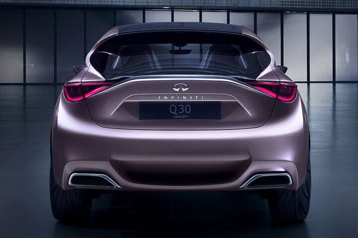 Infiniti Q30