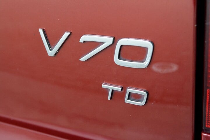 Volvo V70 TDI 2.5 - Klokje rond