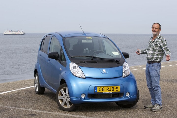 Peugeot Ion (2011)