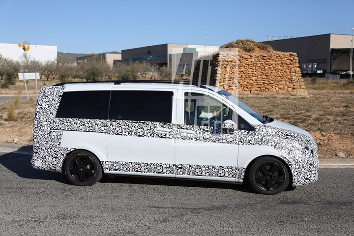 Mercedes-Benz Viano spyshots