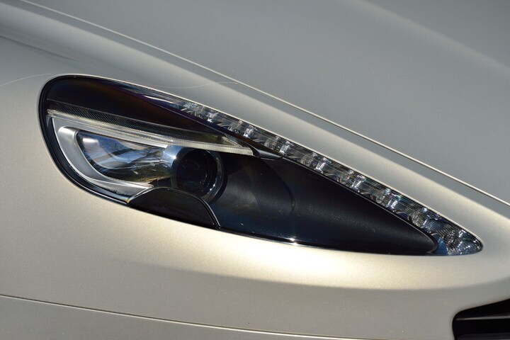 Aston Martin DB9