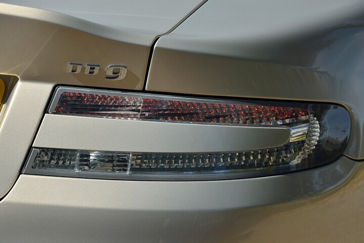 Aston Martin DB9