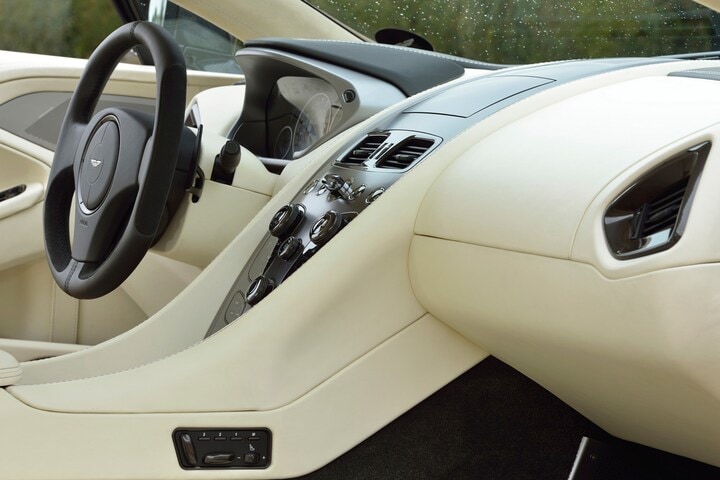 Aston Martin Vanquish