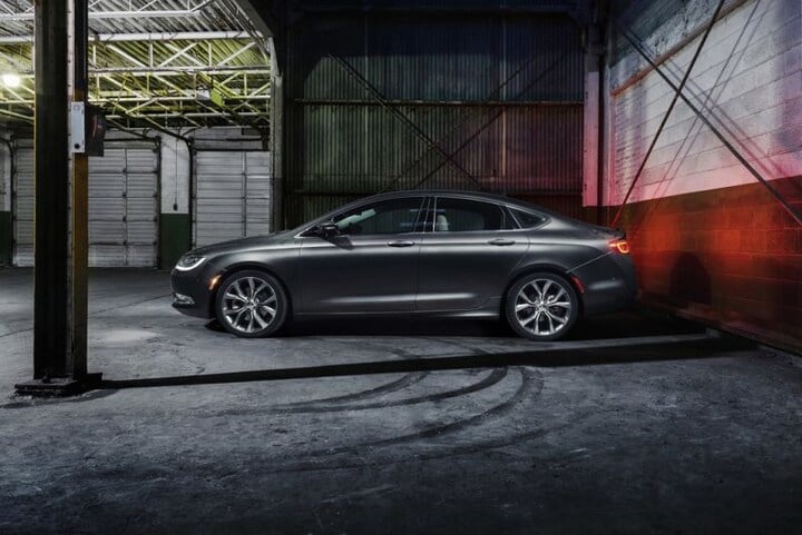 Chrysler 200