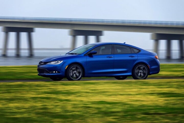 Chrysler 200