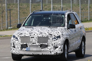 Mercedes ML facelift spyshots