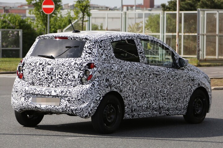 Opel Agila spyshots