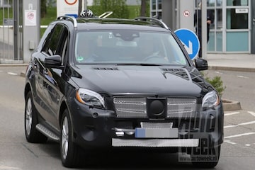 Mercedes ML facelift spyshots