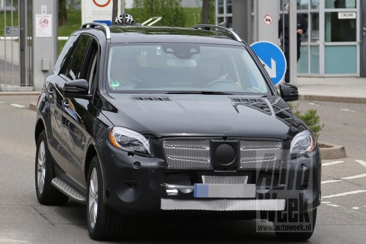 Mercedes ML facelift spyshots