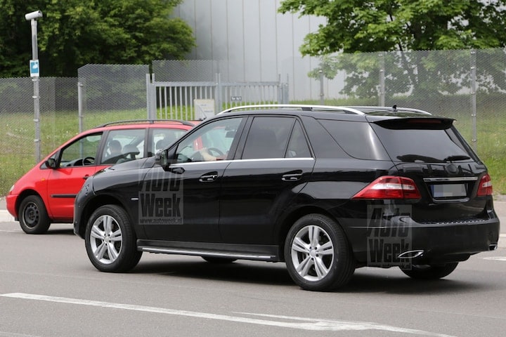 Mercedes ML facelift spyshots