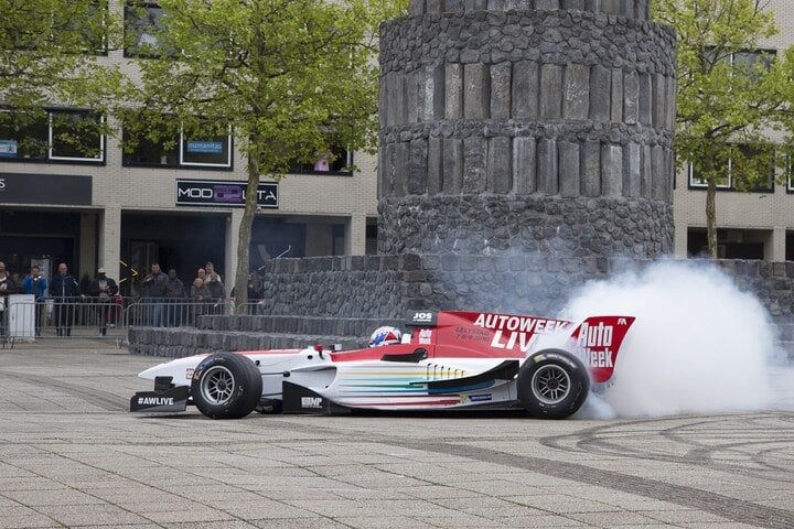 Jos Verstappen racet door Lelystad