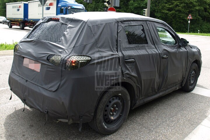 Suzuki Grand Vitara spyshot