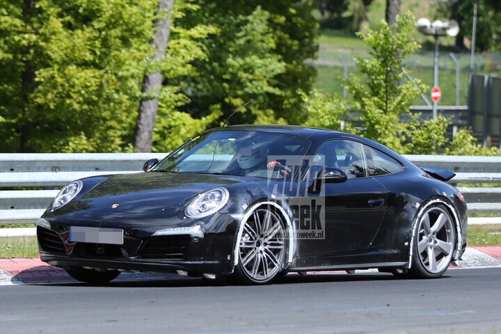 Porsche 911 GTS spyshot