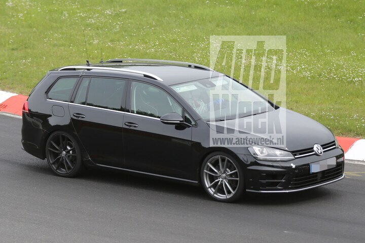 Volkswagen Golf R spyshots