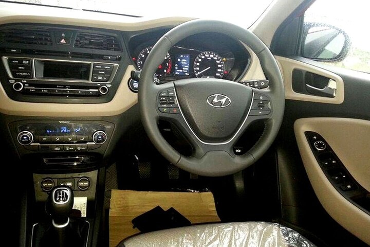 Gelekt interieur Hyundai i20