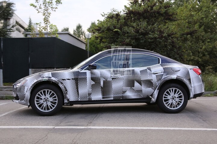 Maserati Levante spyshot